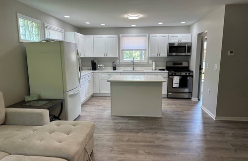 Morris House | Charming 3-bedroom Corner house in Morris/Minooka