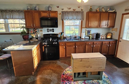 Cornland Cottage | Charming 3-bedroom cottage with WiFi and AC in fantastic Riverton