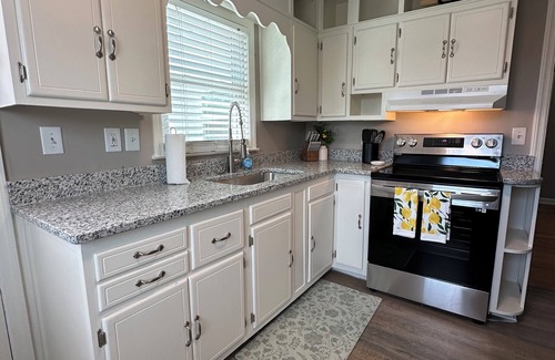 National Hills Cottage | Charming 3-bedroom cottage ONE MILE to the Augusta National