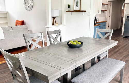 Macon Cottage | Charming 3-bedroom cottage with WiFi and AC in delightful Macon