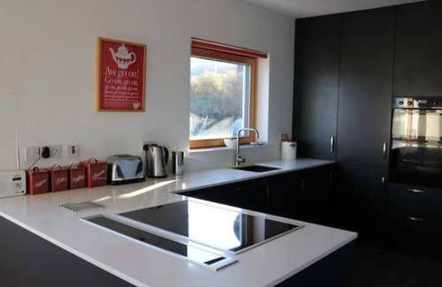 Killadoon Cottage | Charming 3-Bedroom Cottage in a Peaceful Countryside Setting