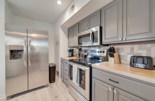 Westminster Cottage | Charming 3-bedroom cottage with picturesque sunsets