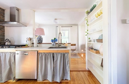 Bath Cottage | Charming 3-bedroom cottage - close to shops and dining!