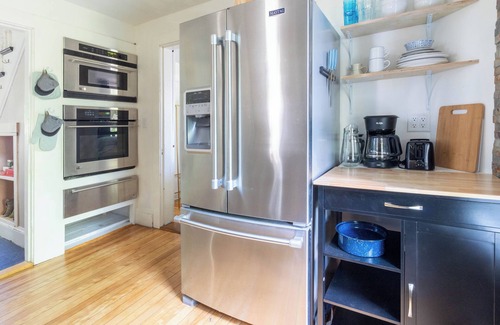 Bath Cottage | Charming 3-bedroom cottage - close to shops and dining!