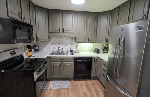 Oak Grove Cottage | Charming 3-bedroom cottage with lake access, dock, WiFi at Boone Lake