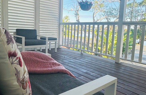 Woodburn House | Charming 3-bedroom country-coastal home with WiFi & AC