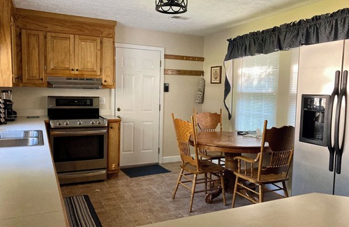Easley Cottage | Charming 3-bedroom country cottage in beautiful Dacusville area