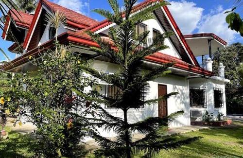 Anilao Villa | Charming 3-Bedroom Country Farm Home Pool ParkSprings Lipa