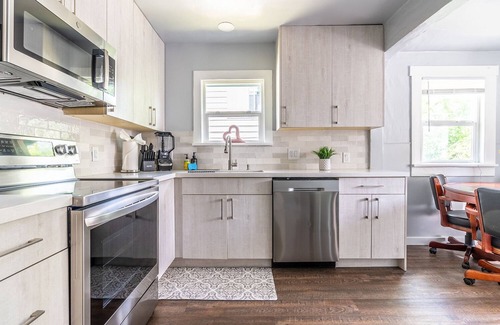 Columbia City House | Charming 3-Bedroom Craftsman Cottage Near Downtown Seattle & Light Rail