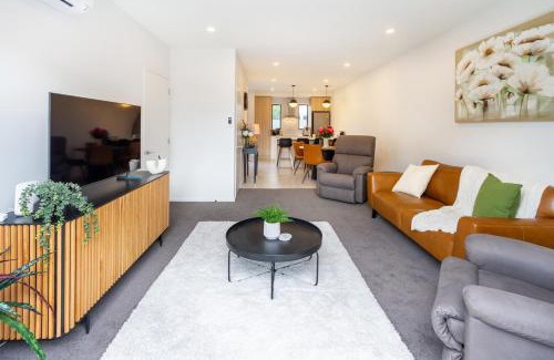 Edgeware Apartment | Charming 3-Bedroom Escape Carpark