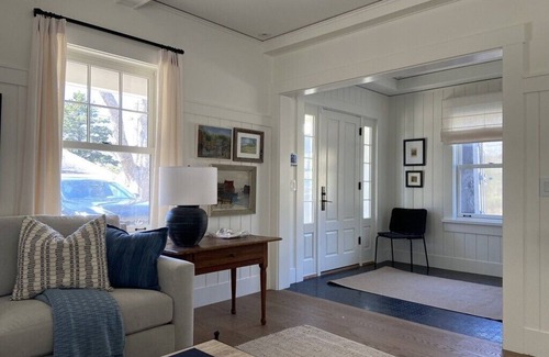 Chester House | Charming 3-bedroom exclusive house with WiFi, AC in serene Chester