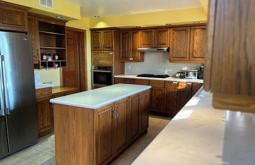 West Lincoln House | Charming 3-bedroom farmhouse with AC and WiFi in Dunnville