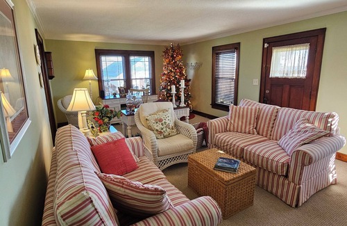 Princeton Other | Charming 3-bedroom farmhouse with beautiful views.newly decorated.