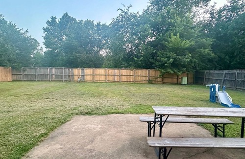 Tulsa House | Charming 3-bedroom family house with AC and WiFi in Tulsa