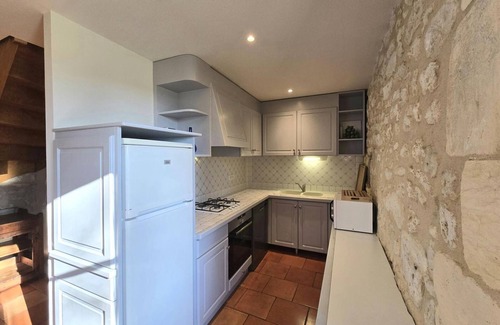 Monsac Cottage | Charming 3-Bedroom Farmhouse with 30ha Land & Modern Amenities in Monsac