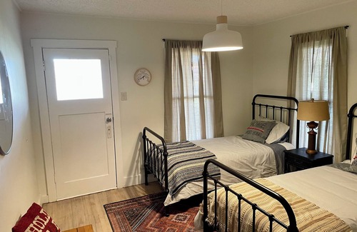 Cayuga Other | Charming 3-bedroom farmhouse with AC and WiFi in Athens