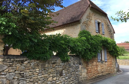 Berbiguieres House | Charming 3 Bedroom House With Garden And Pool In Heart Of Medieval Village