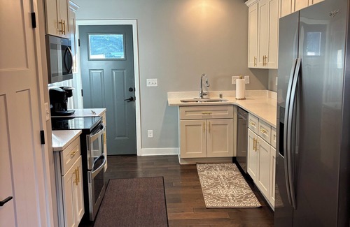 Crystal House | Charming 3-bedroom furnished house with AC, WiFi in tranquil Crystal Minnesota