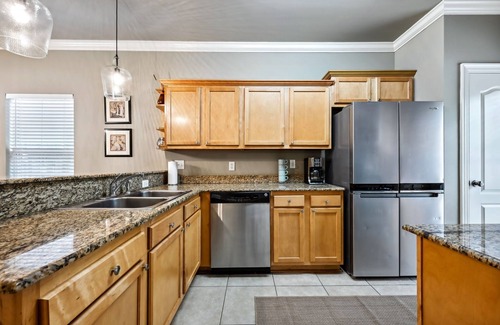 Covington House | Charming 3-bedroom GATED Garden Home with POOL
