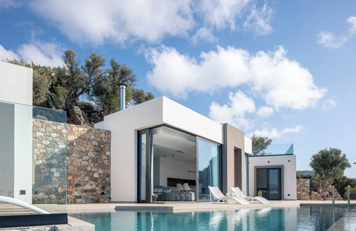 Kantanos-Selino Villa | Charming 3-bedroom villa in delightful Palaiochora with fitness room,