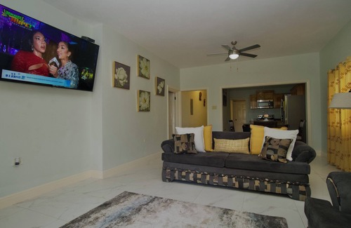 Port Antonio House | Charming 3-bedroom house in enchanting Fairy Hill with WiFi, AC