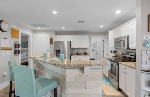 Mariner House | Charming 3-bedroom home with heated saltwater pool in beautiful Cape Coral