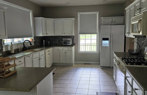 Eutawville House | Charming 3-bedroom house with AC, WiFi in fantastic Eutawville