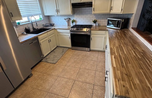 Farmington House | Charming 3-bedroom house with a ton of amenities.