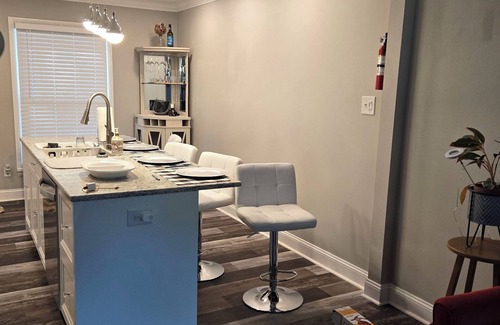 Buechel House | Charming 3-bedroom house with AC and WiFi in Louisville
