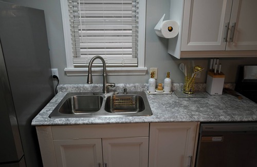 Phoenix Hill House | Charming 3-bedroom house with WiFi, AC in welcoming Louisville