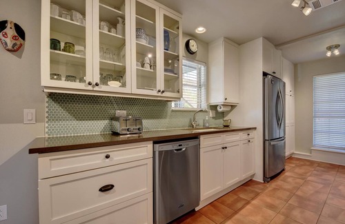 Martindale House | Charming 3-bedroom house on San Marcos River in Martindale