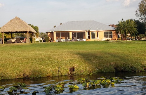 Okeechobee House | Charming 3-bedroom house with pool, outdoor kitchen and access to The Big O!