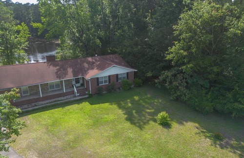 Orangeburg House | Charming 3-bedroom house with Lakeview in Orangeburg