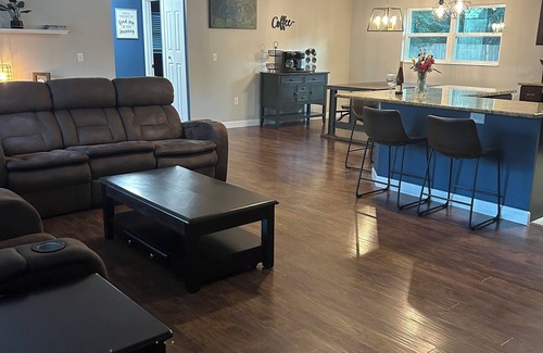 Plant City House | Charming 3-bedroom house in Plant City with WiFi and AC