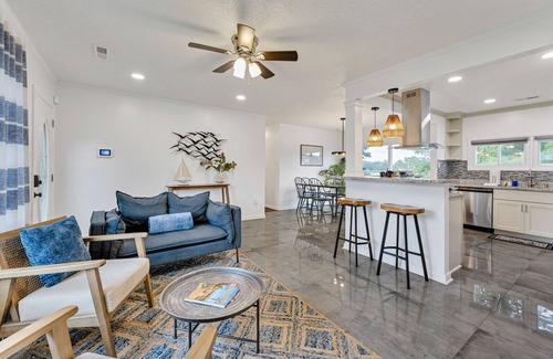 Portsmouth House | Charming 3-bedroom house with WiFi in Portsmouth near the Elizabeth River