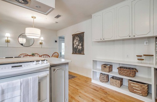 River Oaks House | Charming 3-bedroom home with huge backyard located in the River District.