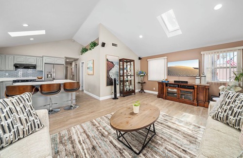 Seal Beach House | Charming 3-bedroom house with AC and WiFi in brilliant Seal Beach