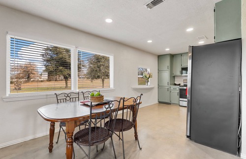 Springtown House | Charming 3-bedroom house with optional Horse Stalls and Pasture