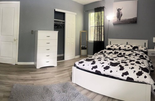 Church Street House | Charming 3-bedroom house with Pool, WiFi in phenomenal metro Atlanta