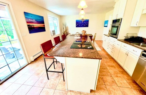Pawcatuck House | Charming 3 bedroom house in Stonington