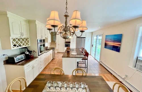 Pawcatuck House | Charming 3 bedroom house in Stonington