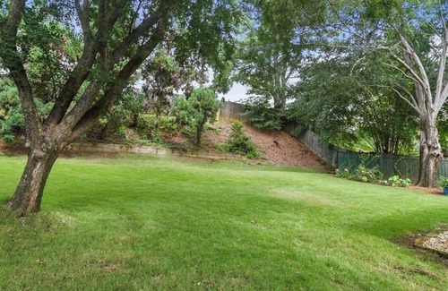 Tuscaloosa House | Charming 3 Bedroom House Just Minutes Away From Campus - Includes Parking Pass
