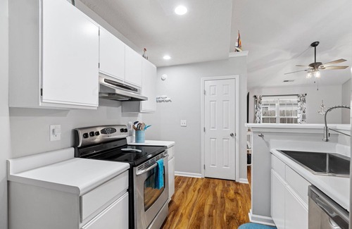 Myrtle Grove House | Charming 3-bedroom house with WiFi, AC in enjoyable Wilmington