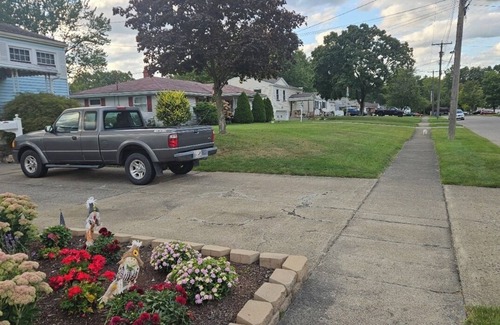 Austintown House | Charming 3-bedroom house in Austintown. Great location. Clean &freshly painted.
