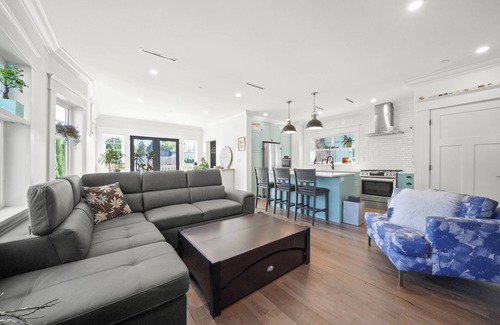 Kitsilano House | Charming 3-bedroom home with WiFi + AC in Vancouver’s Kitsilano; Sleeps up to 8