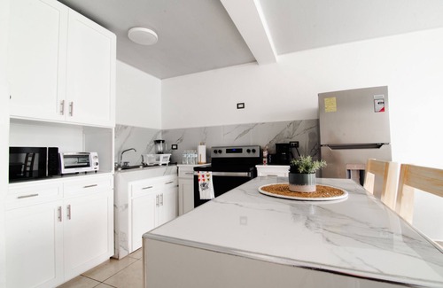 Sonsonate House | Charming 3-bedroom house with AC, WiFi in sunny Sonsonate