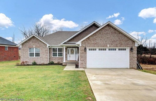 Bardstown House | Charming 3-bedroom house in peaceful Bardstown with WiFi, AC