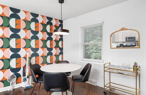 Charlotte House | Charming 3-bedroom house with WiFi and AC in delightful Charlotte