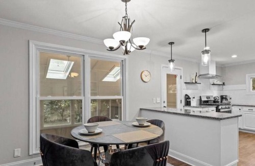 Charlotte House | Charming 3-bedroom house minutes from CLT airport & uptown and south end