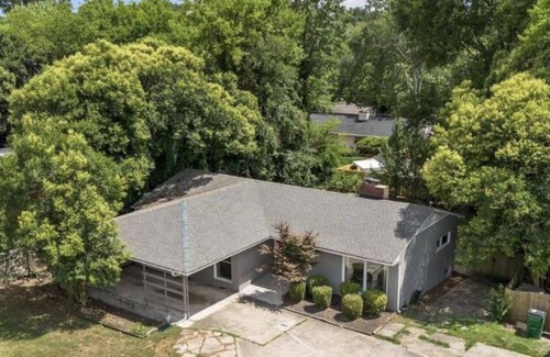 Charlotte House | Charming 3-bedroom house minutes from CLT airport & uptown and south end